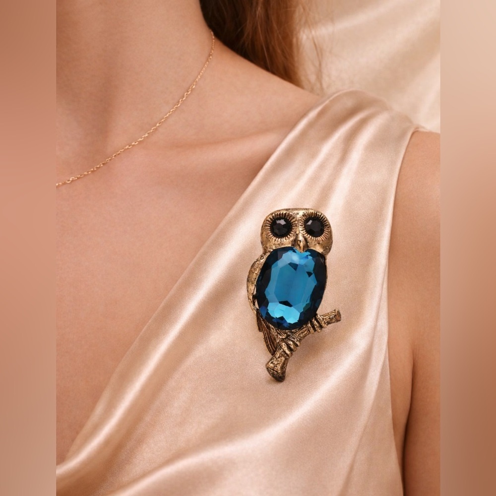 Blue Owl Gold Crystal Brooch